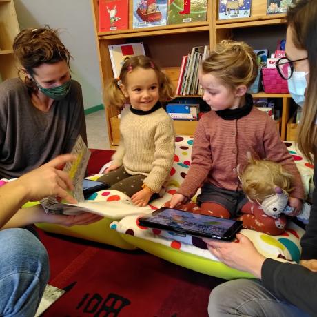 Lecture d'albums magiques en famille