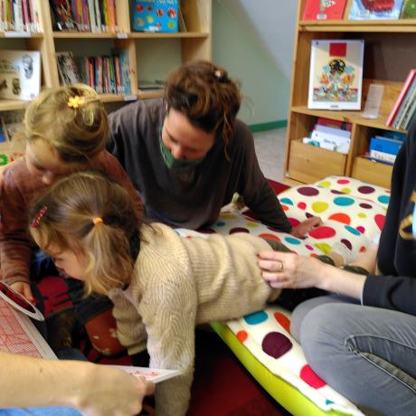 Lecture d'albums magiques en famille