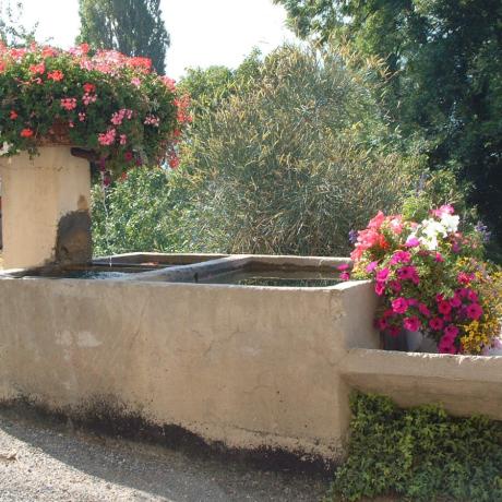Fontaine du hameau des Truchets